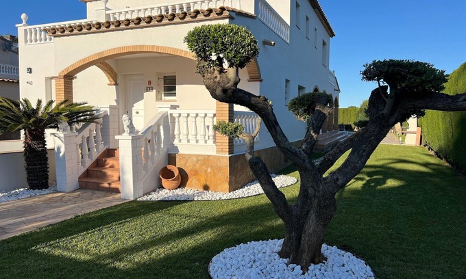 Sant Pere Pescador House | Holiday Home Sant Pere near Bay of Roses