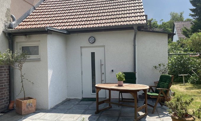 Lichtenrade House | Holiday Home 'Ferien Am Berliner Mauerweg' with Private Terrace and Wi-Fi