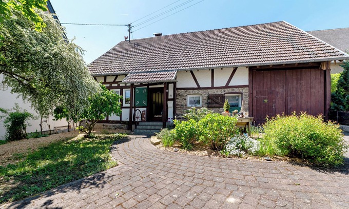 Seesbach House | Holiday Home 'Ferienhäuschen Kleine Auszeit' with Private Terrace, Private Garden and Wi-Fi