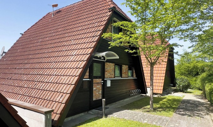 Immenstaad am Bodensee House | Holiday Home 'Ferienhaus Exquisit' with Private Terrace, Private Garden and Wi-Fi