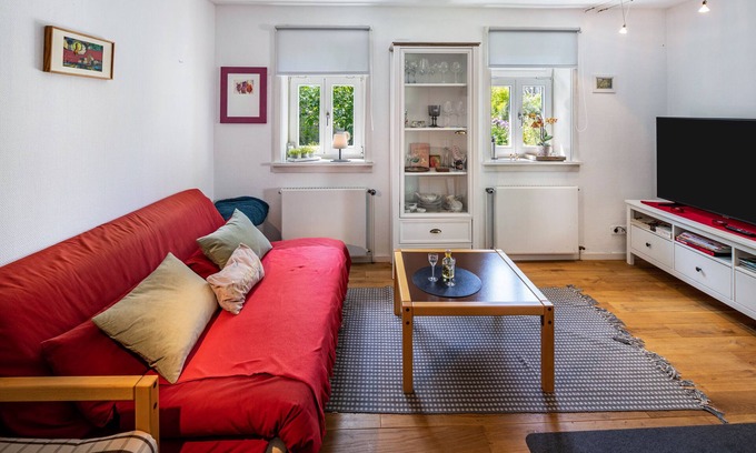 Schotten House | Holiday Home 'Ferienhaus Schotten' with Private Terrace, Private Garden and Wi-Fi