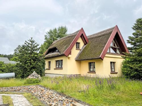 Gristow House | Holiday Home Ferienhaus Pier 15 A by Interhome