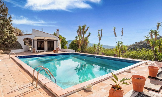 Palma-Palmilla House | Holiday Home 'Finca Arroyo De Las Adelfas' with Mountain View, Private Pool and Wi-Fi