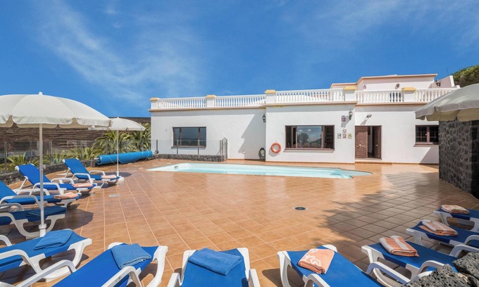 Los Valles Villa | Holiday Home ‘Finca Bellavista’ with Sea View, Pool, Garden & Terraces