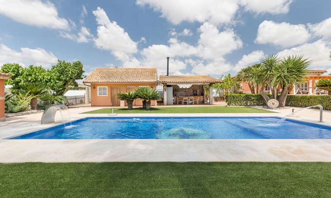 Librilla House | Holiday Home 'Finca Sol Del Sur' with Mountain View, Wi-Fi and Air Conditioning
