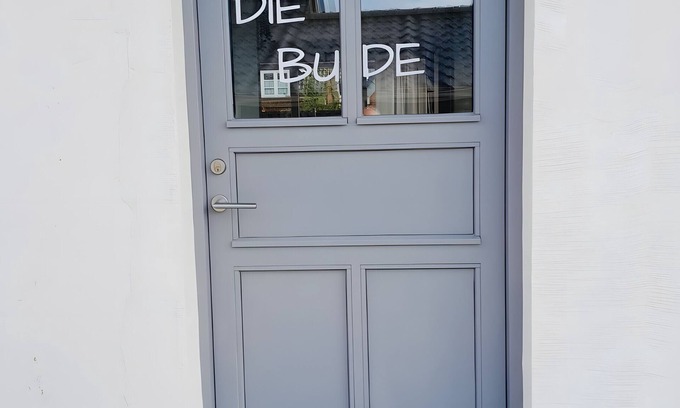 Maasholm House | Holiday Home 'Fischer-chic - Die Bude' with Sea View, Private Terrace and Wi-Fi