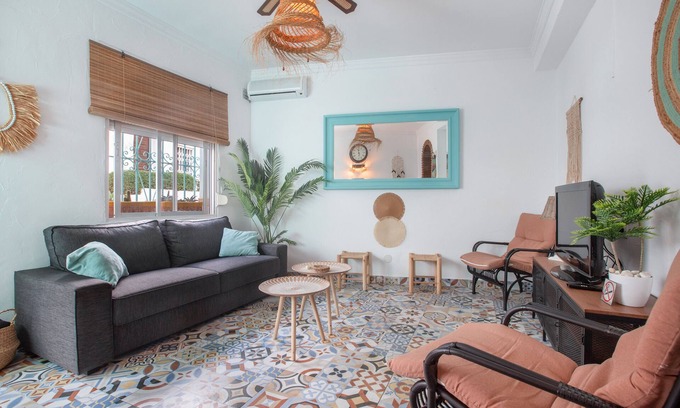 Benalmadena House | Holiday Home 'Gecko' with Private Terrace, Wi-Fi and Air Conditioning