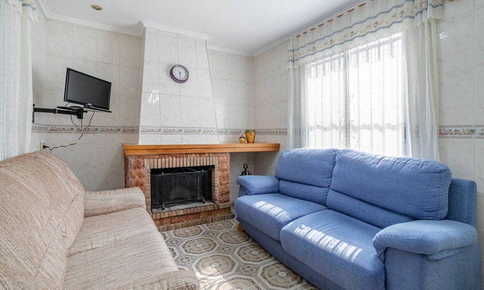 Alicante House | Holiday Home 'Geranio' with Private Terrace and Wi-Fi