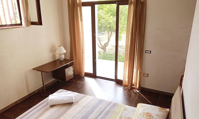 Castelnuovo Cilento House | Holiday Home "Germogli di Prumo" with Shared Garden & Wi-Fi