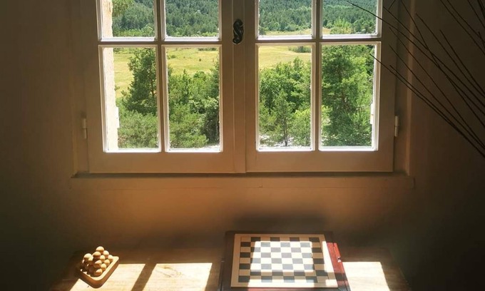 Soleilhas House | Holiday Home 'Gite Des Restanques' with Mountain View, Private Terrace and Wi-Fi