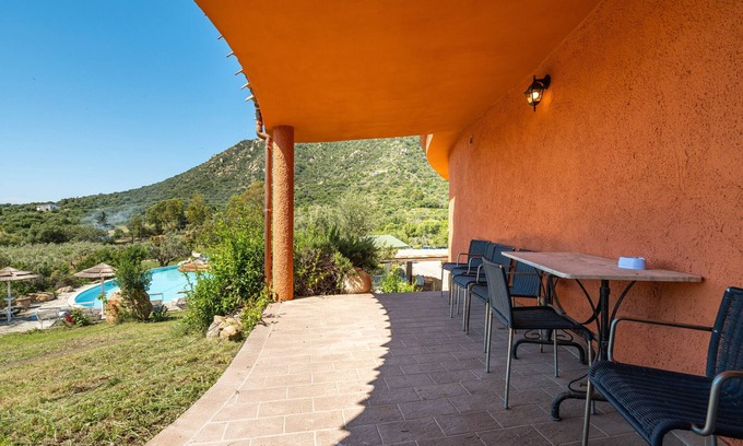 San Sperate House | Holiday Home 'Giunco' with Sea View, Wi-Fi and Air Conditioning