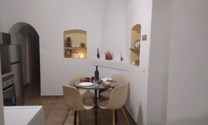 Mertola House | Holiday Home 'Gotinha D' Água' with Private Garden, Wi-Fi and Air Conditioning