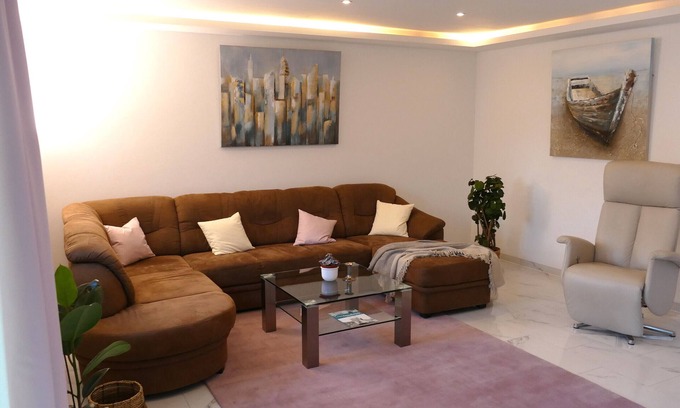 Wersen House | Holiday home 'Grand Westfalia' with terrace, sports room and 4 free e-bikes