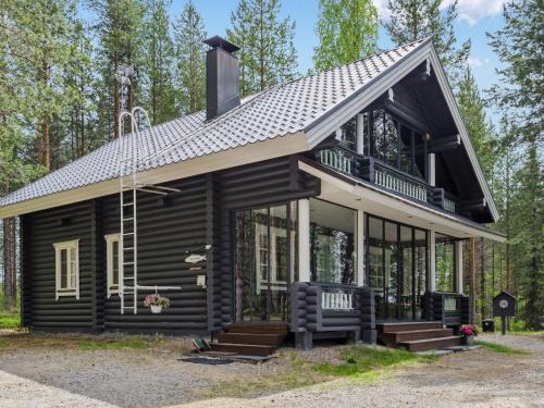 Hattuvaara House | Holiday Home Hatun huilaus by Interhome