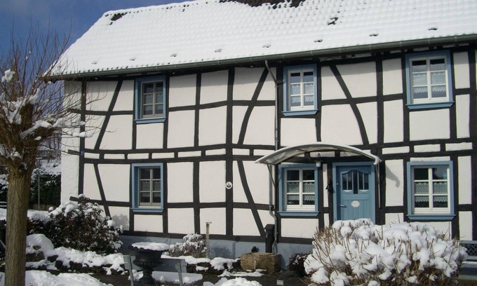 Lommersdorf House | Holiday home Haus Höppches