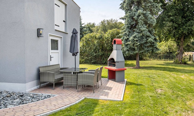Bad Dueben House | Holiday Home 'Heidi' with Wi-Fi and Air Conditioning