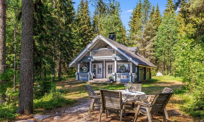 Hiukkajoki House | Holiday Home Honkaniemi by Interhome