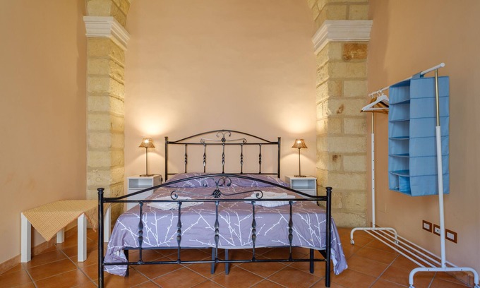 Galatina Historic Centre House | Holiday Home 'I Colori di Civico 19' with Terraces & Wi-Fi