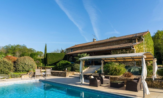 Salles-de-Belves House | Holiday Home in Salles-de-Belvès with Pool