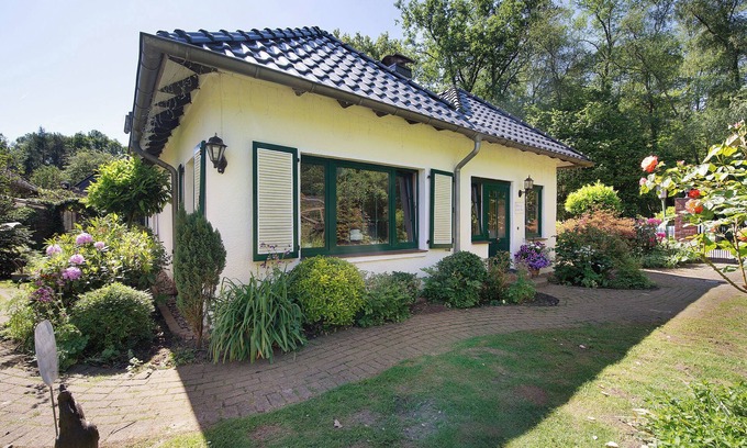 Brueggen House | Holiday Home 'Im Grünen Winkel' with Shared Terrace, Shared Garden and Wi-Fi