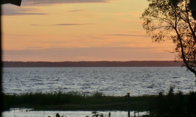 Kallby House | Holiday home in a dream location 30 meters from Lake Vänern