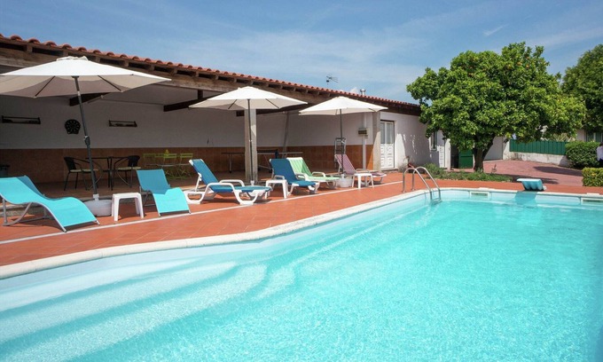 Ponte de Lima House | Holiday Home in Arcozelo with Private Pool
