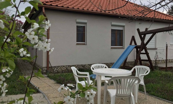 Fonyodliget House | Holiday home in a quiet location