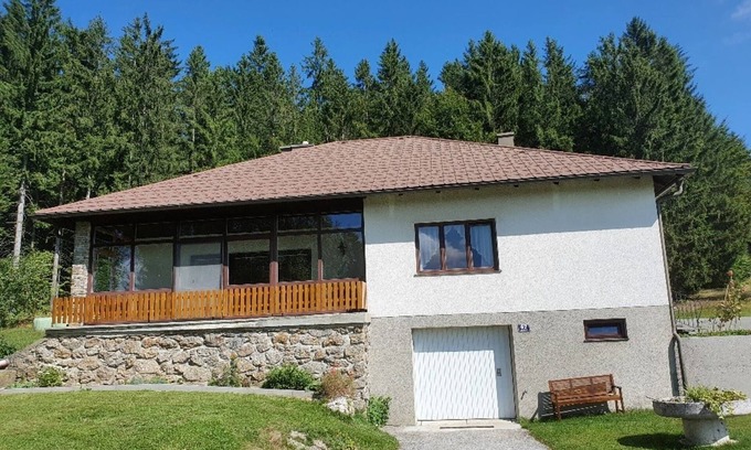 Altmelon House | Holiday Home in Altmelon near Weinsberg Forest