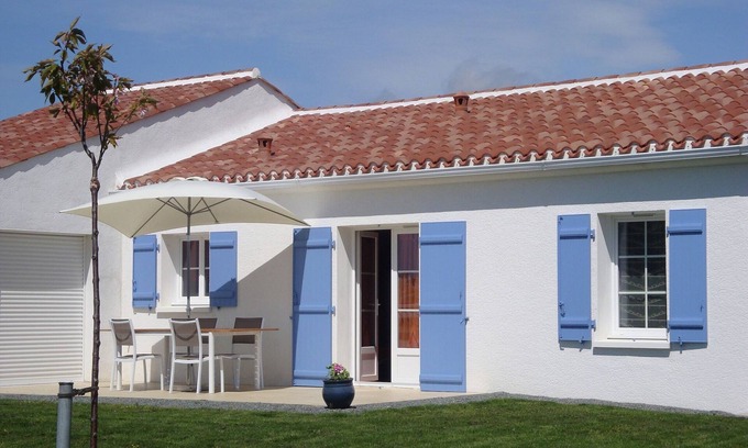 Avrille House | Holiday Home in Avrillé near Sandy Beaches