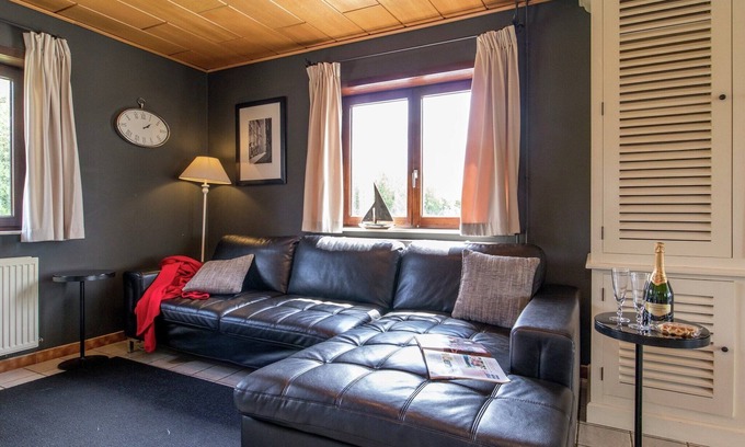 Beffe House | Holiday Home in Rendeux with Finnish Sauna