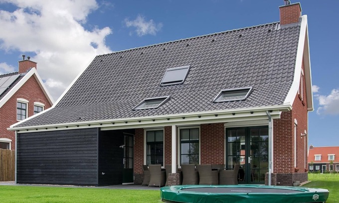Colijnsplaat House | Holiday Home in Colijnsplaat near Oosterschelde