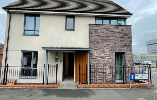 Canton House | Holiday Home In Cardiff. Sleeps 6