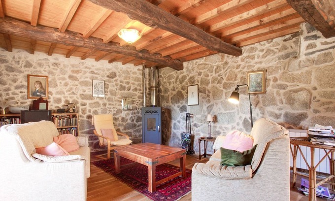 Panton House | Holiday Home in Castrotañe near Sil Cañon