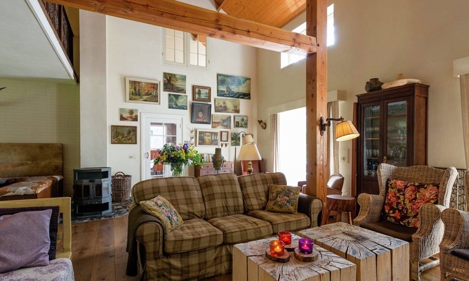 Cetturu House | Holiday Home in Cetturu near Forest