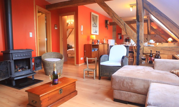 Seloignes Cottage | Holiday Home in CHIMAY, BBQ, 4 Bedrooms, 8 People, Nature