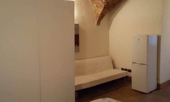 Clusane House | Holiday home in Clusane near lake
