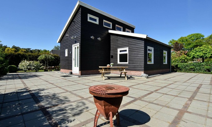 Eerbeek House | Holiday Home in Eerbeek near Veluwe