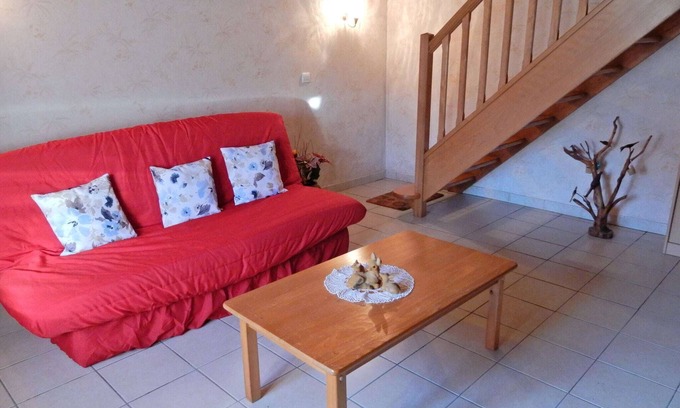 Esmoulieres House | Holiday Home in Esmoulières near Forest