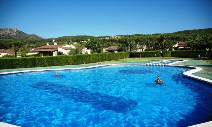 Torroella de Montgri House | Holiday Home in Estartit near Sandy Beaches