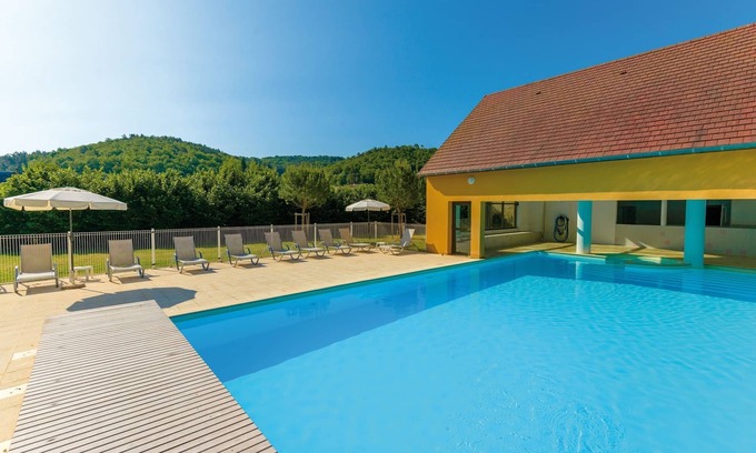 Montignac House | Holiday Home in France with Garden Terrace