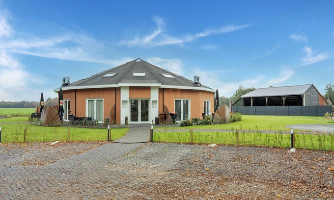 Municipality of Goirle House | Holiday Home in Goirle near Forest and Golf