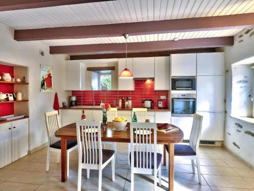 Huelgoat House | Holiday Home in Huelgoat near Monts d'Arrée