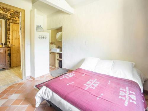 Mazeyrolles House | Holiday Home in Mazeyrolles with Garden