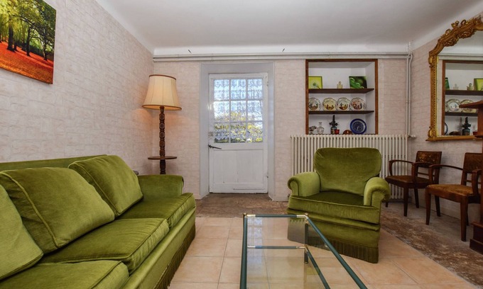 Montfaucon House | Holiday Home in Montfaucon with Fenced Garden, Terrace, BBQ