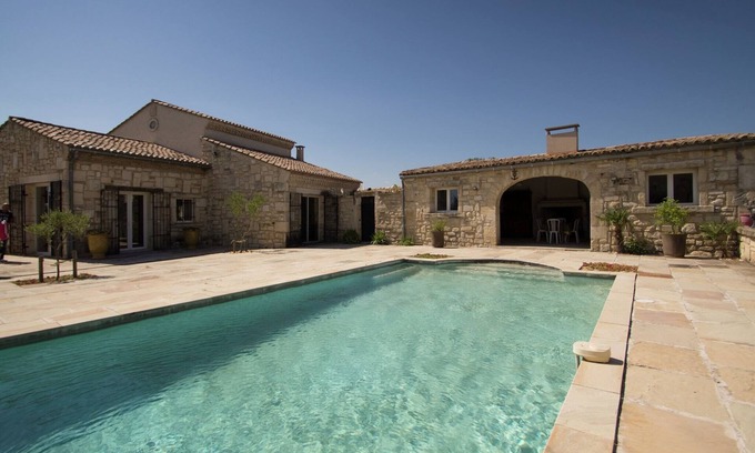 Montfrin Villa | Holiday Home in Montfrin with Private Pool