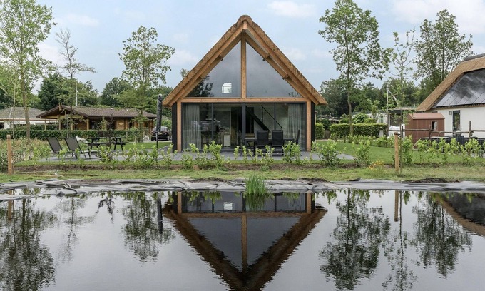 Baarle-Nassau House | Holiday Home in Netherlands with Pond View