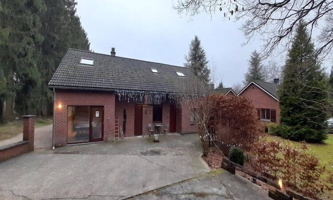 Bellevaux House | Holiday Home in Recht with Garden