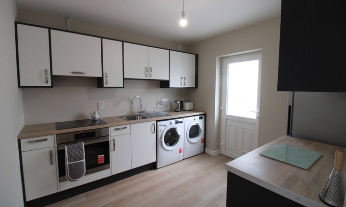 Inverin Apartment | Holiday Home in Rossaveal, Sleeping 6