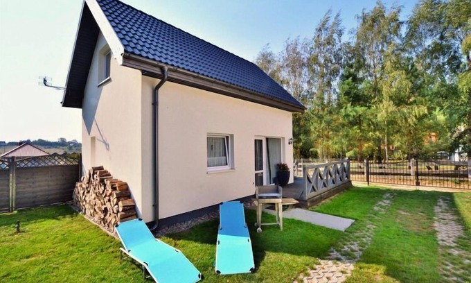 Rusinowo House | Holiday Home in Rusinowo near Quiet Beach