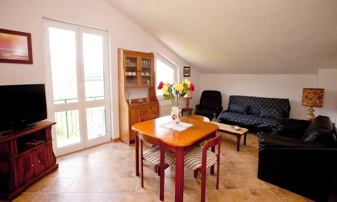 Sesta Godano House | Holiday Home in Sesta Godano near Lake